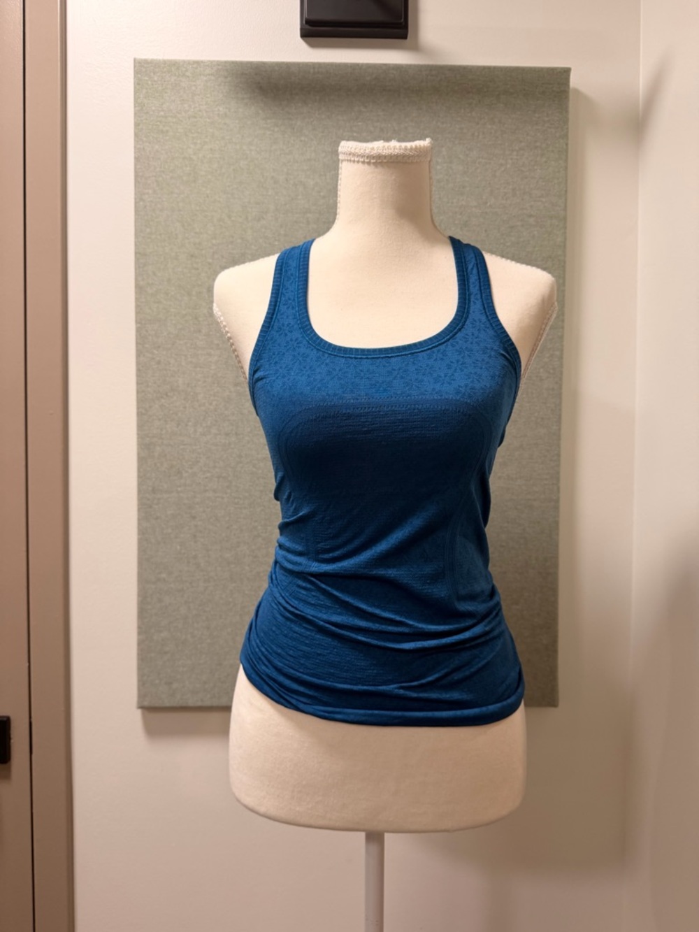 Lululemon Swiftly Tech Racerback Tank Blue Size 2